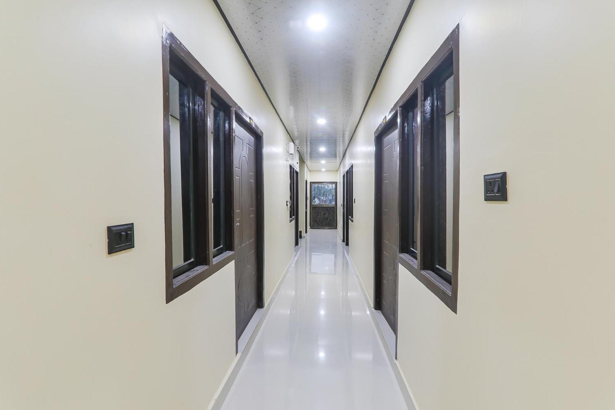 Fabexpress Awadh Inn - 400M From Shri Ram Janam Bhumi Ayodhya Екстериор снимка