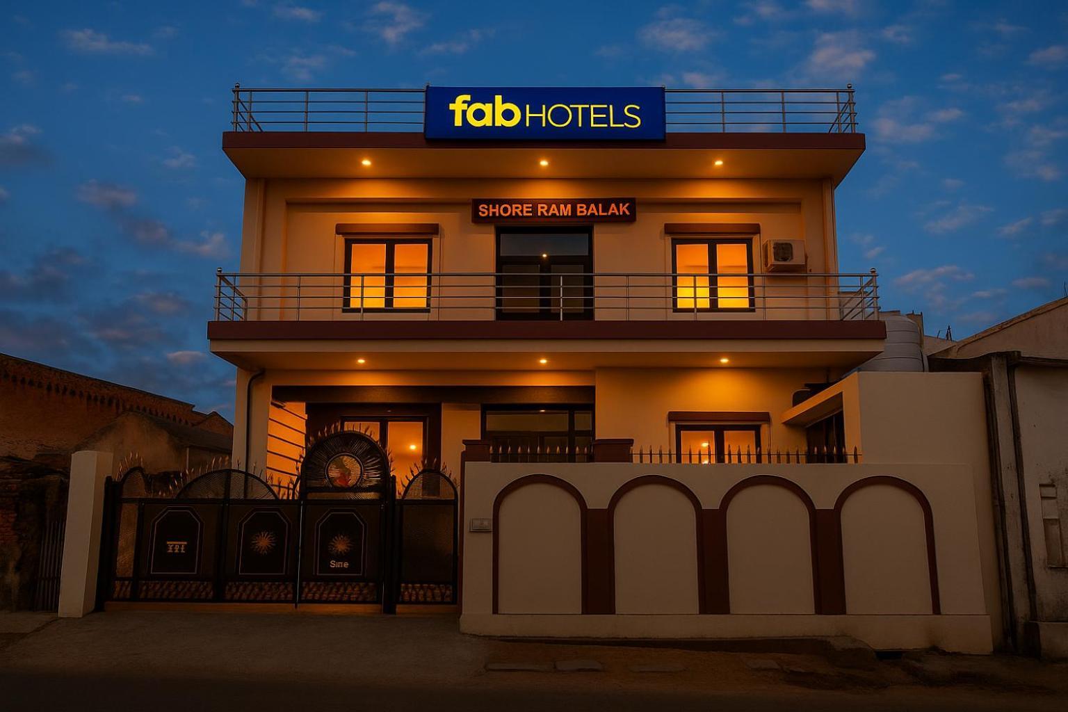 Fabexpress Awadh Inn - 400M From Shri Ram Janam Bhumi Ayodhya Екстериор снимка